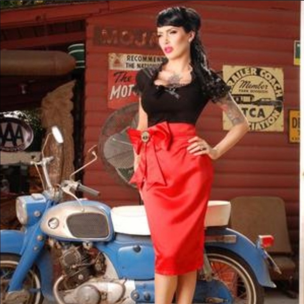 BNWT Deadly Dames Red Pencil Skirt